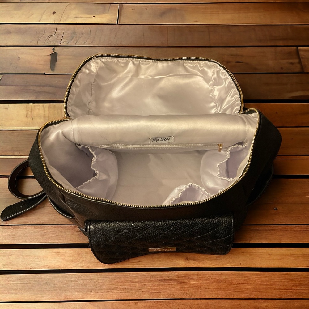 🔥Gorgeous Luli Bebe Quality Vegan Leather Gold Hardware Silk Lined Bag! - Picture 5 of 10